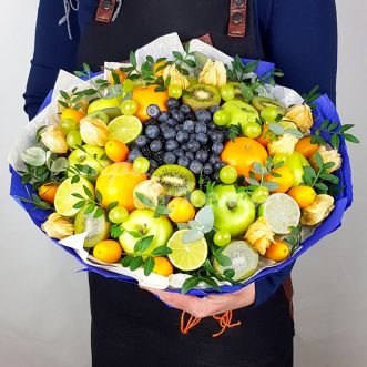 Букеты из фруктов - Купить в Москве фруктовые букеты - Цены на композиции и корзинки с ягодами