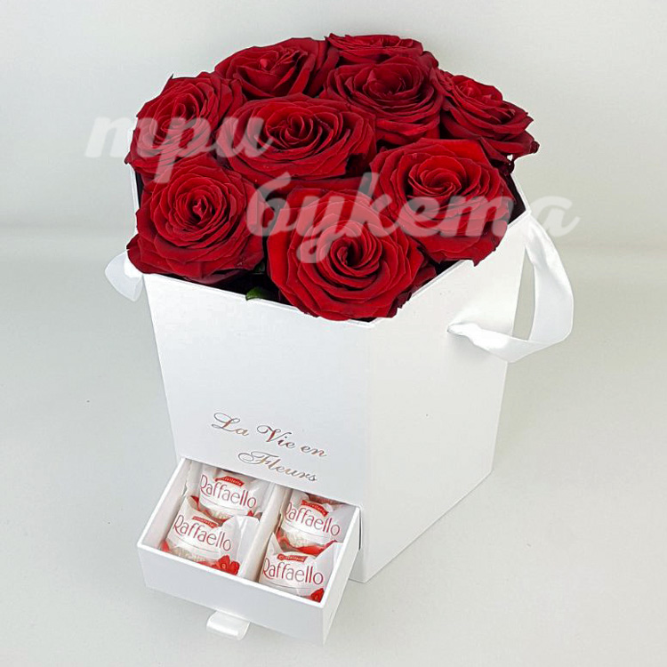 9 роз с «Rafaello» в шляпной коробке