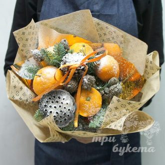 zimnij-buket-iz-apelsinov-i-lotosa