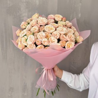 Кремовый букет из 19 кустовых пионовидных роз Кремовый букет из 19 кустовых пионовидных роз